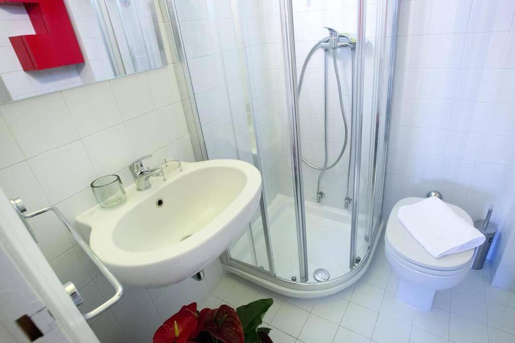 Bv Apartment Сиена Экстерьер фото